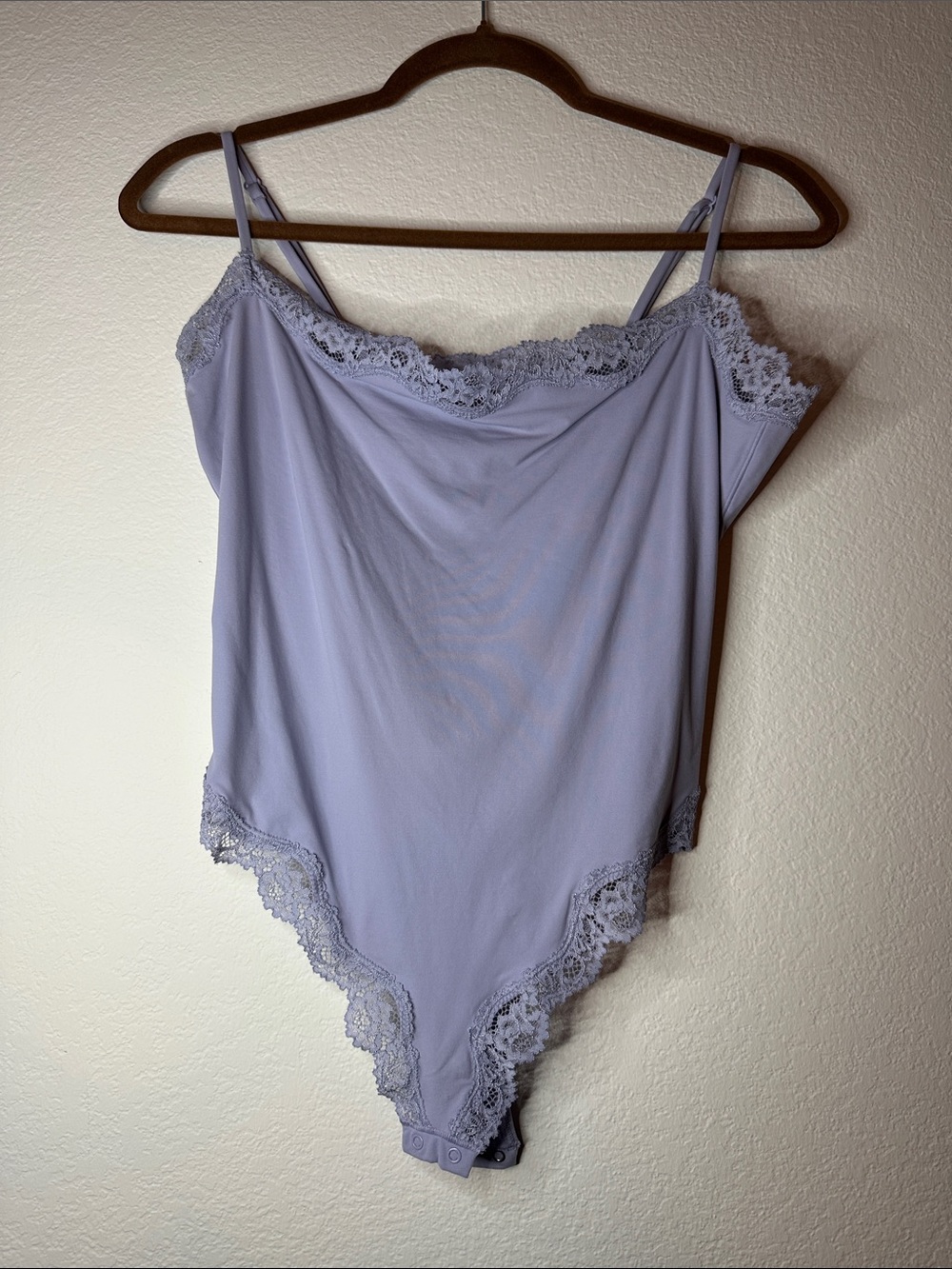 SKIMS ✨Lace-Trim Cami Bodysuit in Light Lavender
